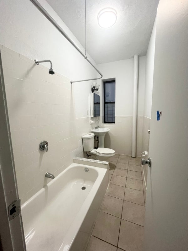 West 157th Street & Broadway - Photo 6