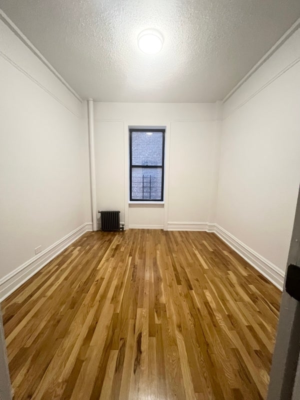 West 157th Street & Broadway - Photo 3