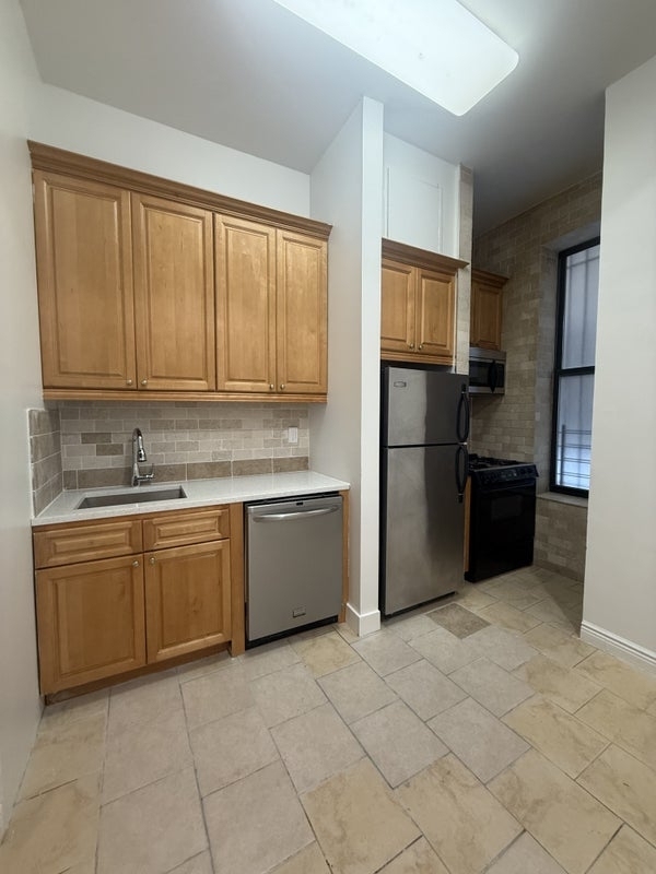 West 151st Street & Broadway - Photo 3