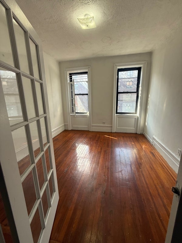 Claremont Avenue - Photo 2