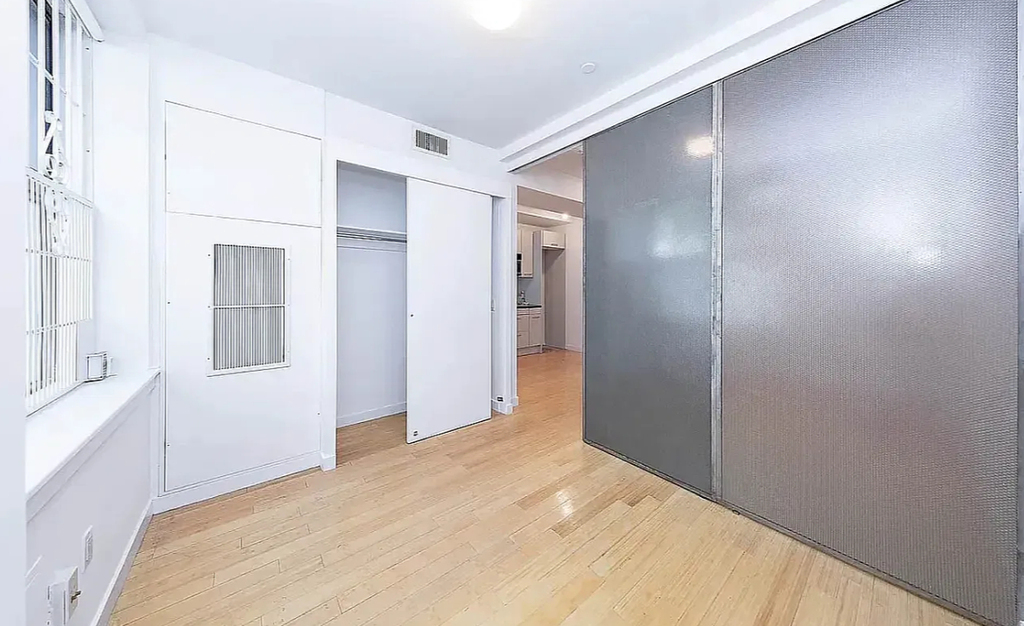 43 Avenue C - Photo 1