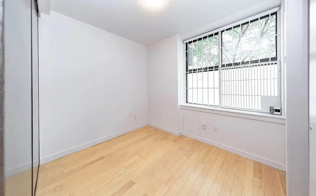 43 Avenue C - Photo 2