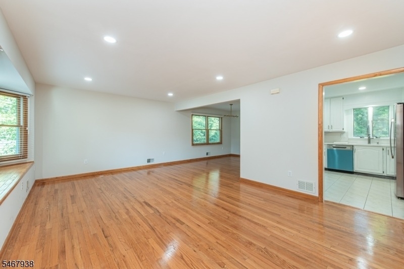 31 Hillside Ave - Photo 8