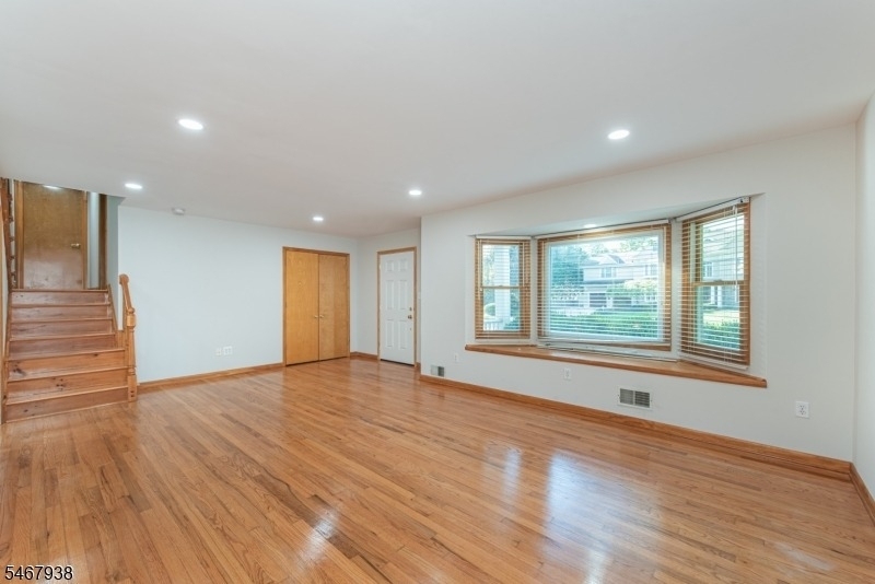 31 Hillside Ave - Photo 4