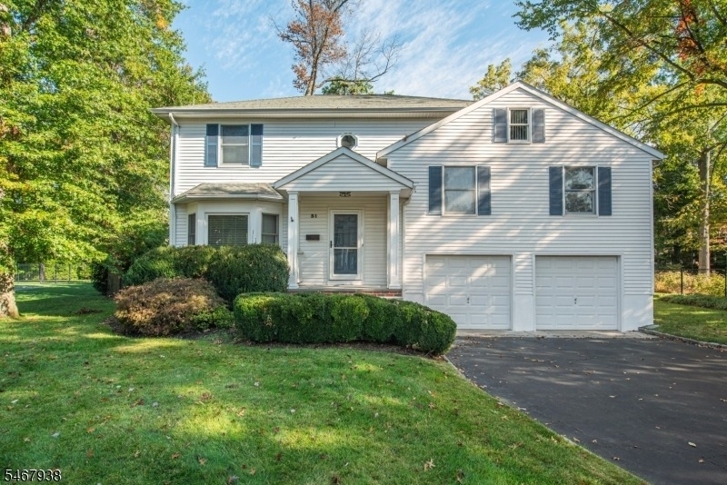 31 Hillside Ave - Photo 0