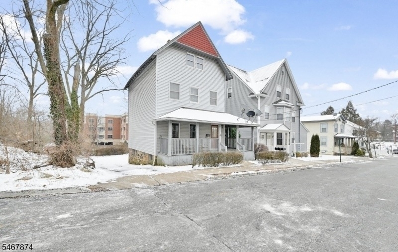 17 Olyphant Pl - Photo 0