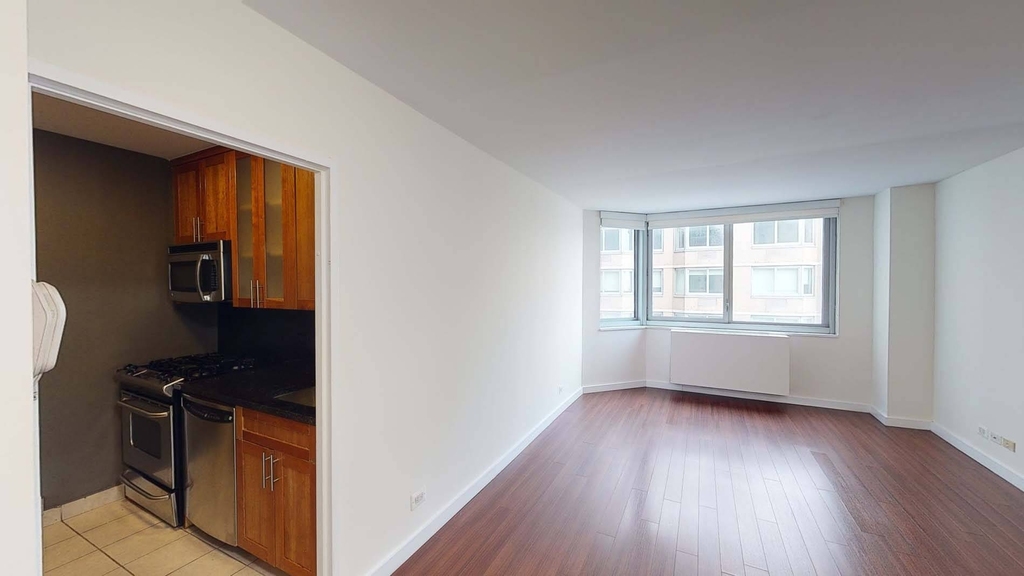 401 E 34th St - Photo 1