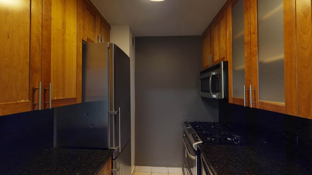 401 E 34th St - Photo 2