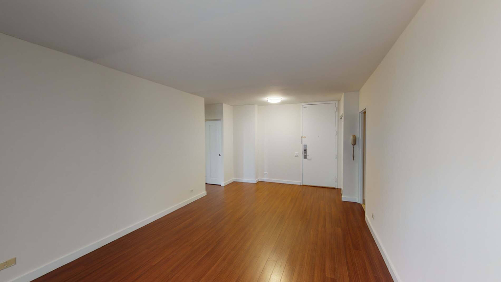 401 E 34th St - Photo 4