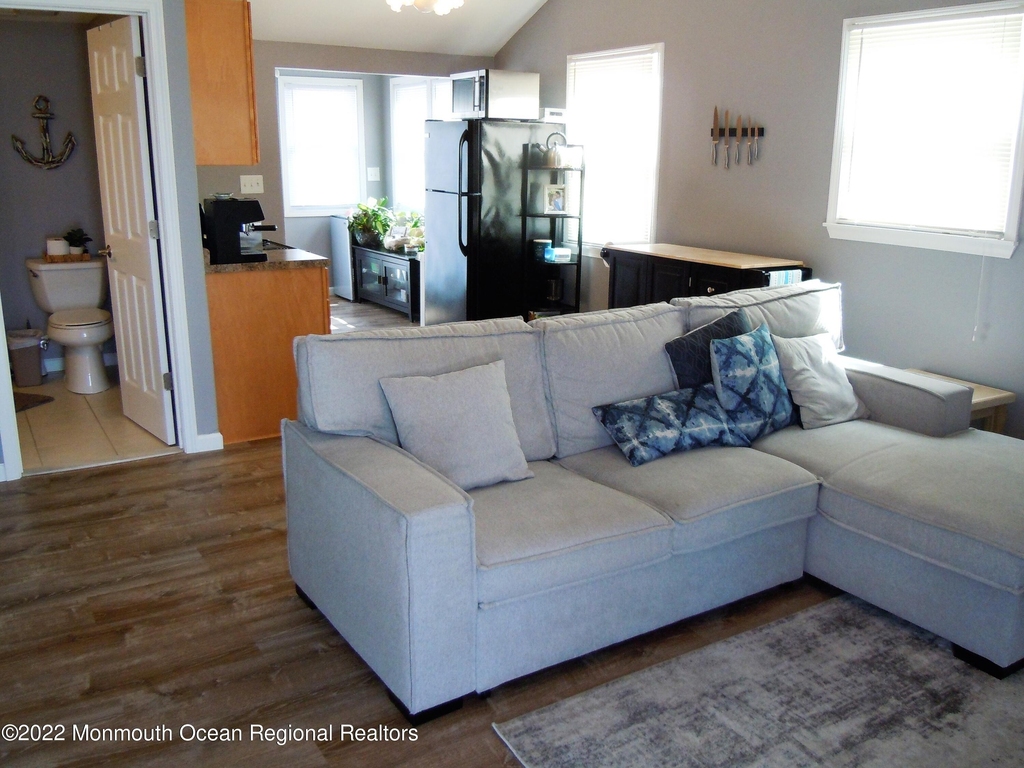 223 Butler Boulevard - Photo 5