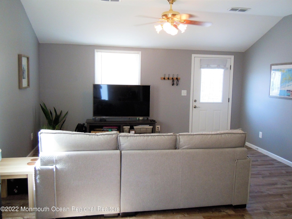 223 Butler Boulevard - Photo 7