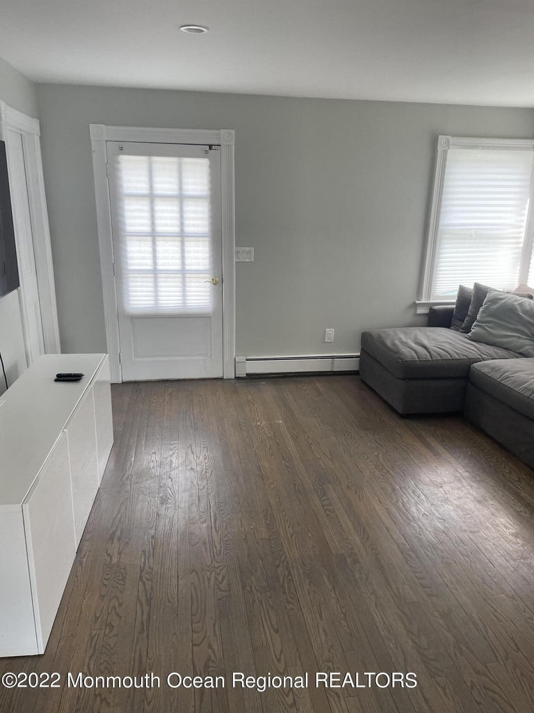 363 Lake Avenue - Photo 3