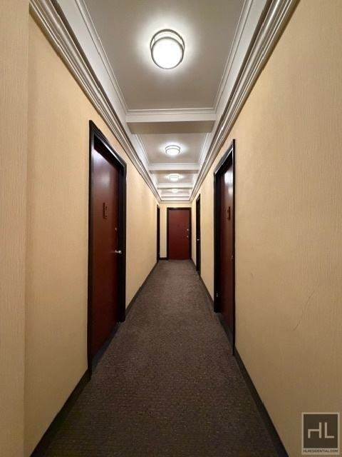 West 16 Street - Photo 7
