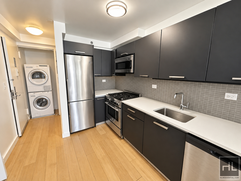 East 39th Street - Photo 2