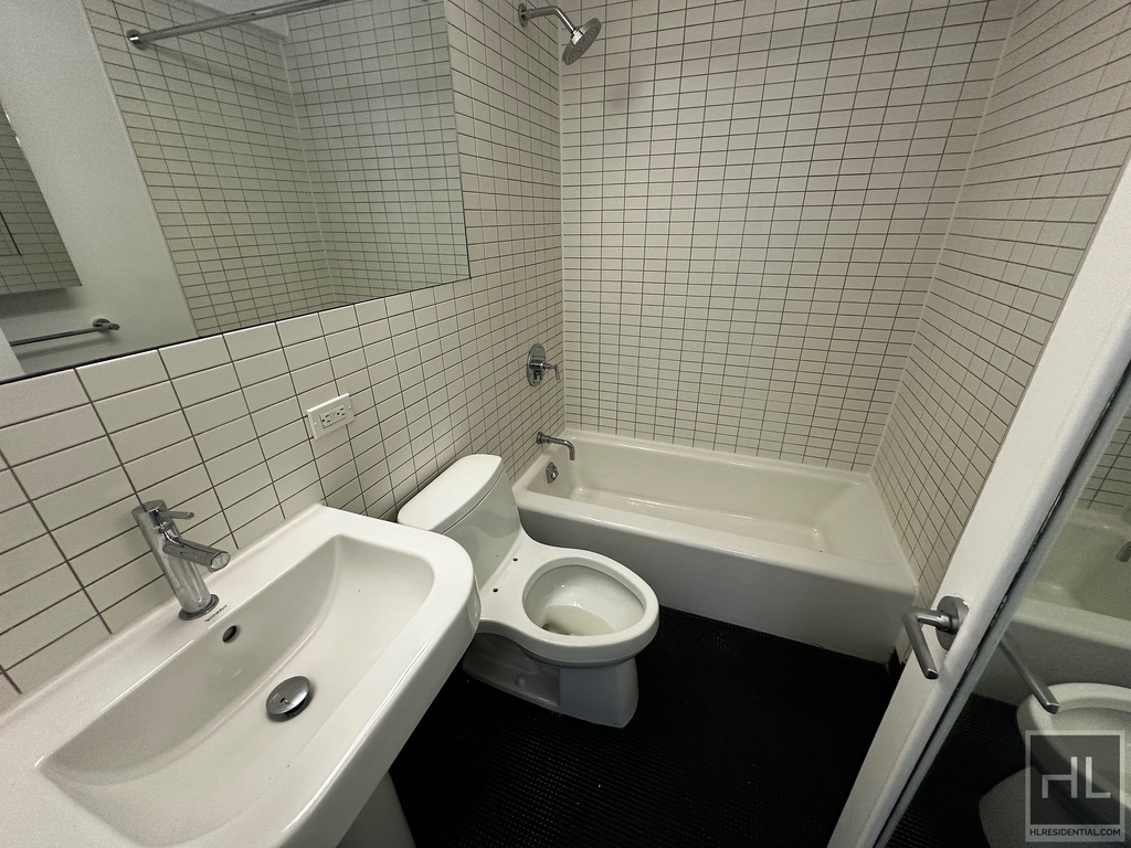 East 39th Street - Photo 11
