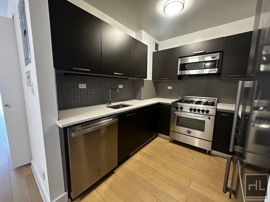 East 39th Street - Photo 1