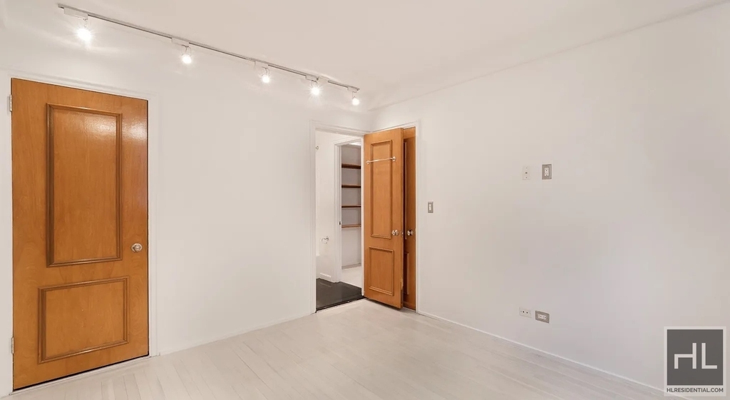 West 58th Street - Photo 4