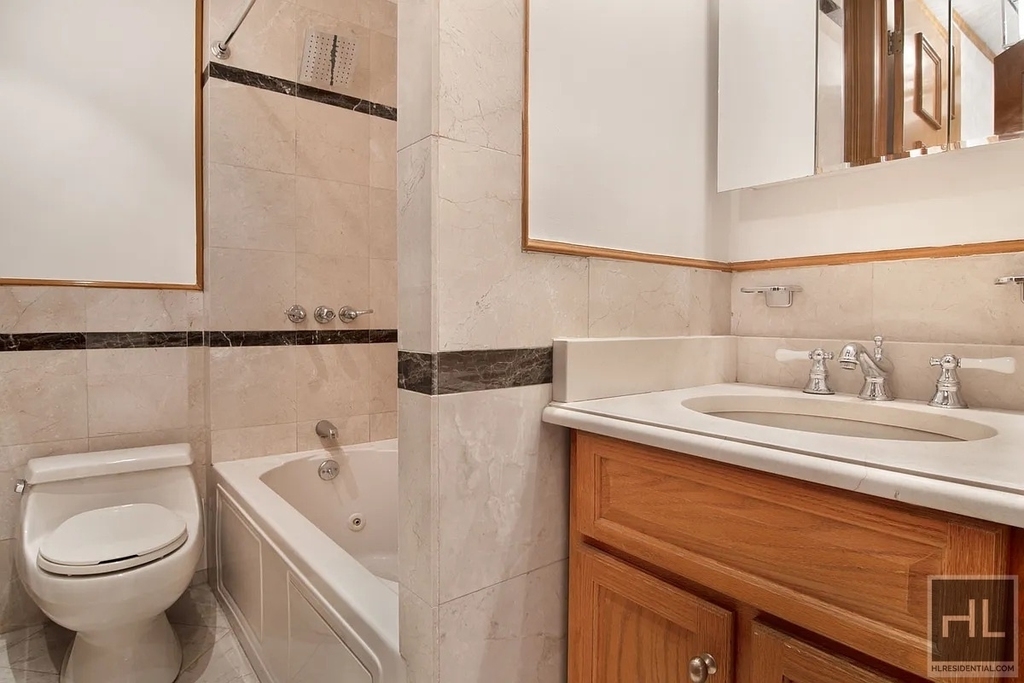 West 58th Street - Photo 10