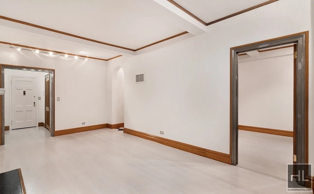 West 58th Street - Photo 8