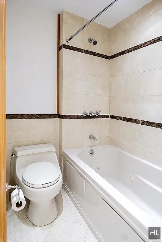 West 58 Street - Photo 8