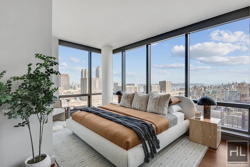 West 67th Street - Photo 3