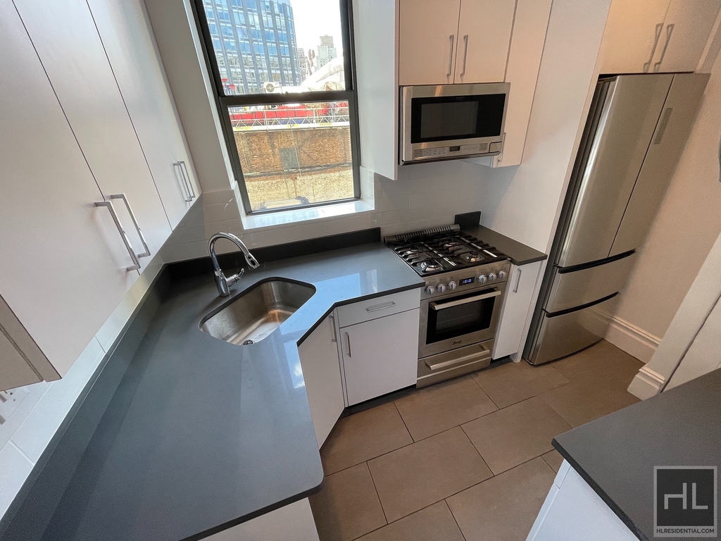 West 72 Street - Photo 3