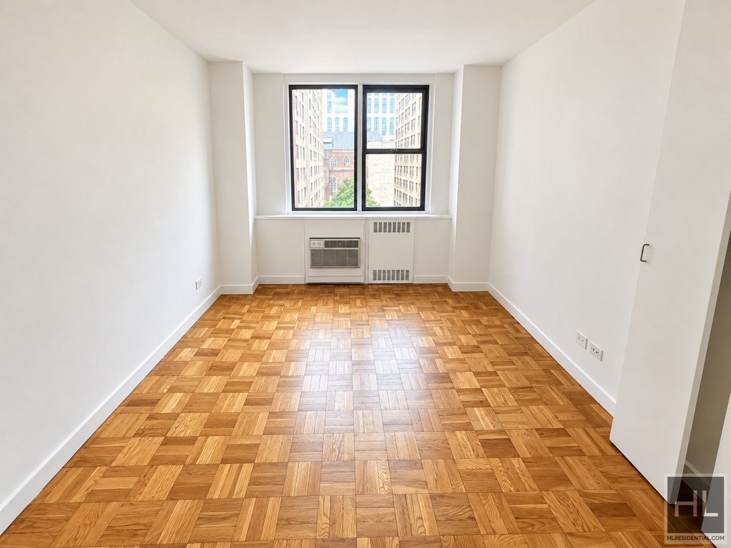 East 79th Street - Photo 5