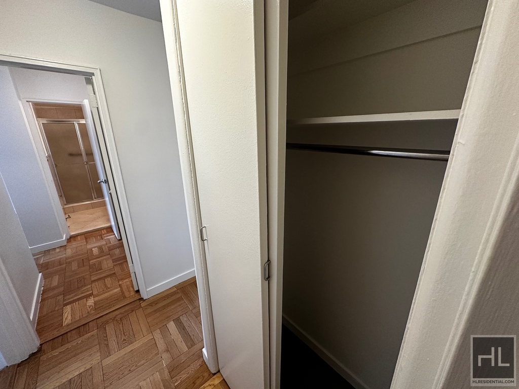 East 79th Street - Photo 10