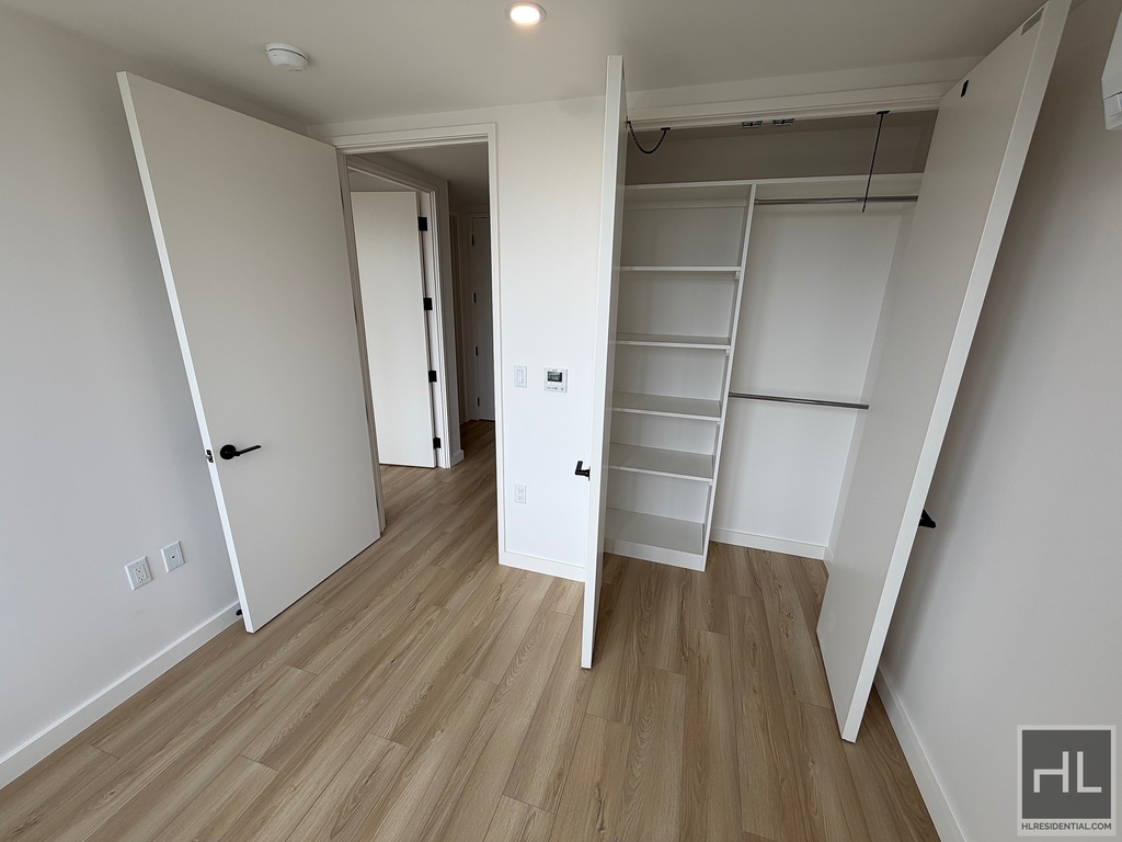 4 Avenue - Photo 8