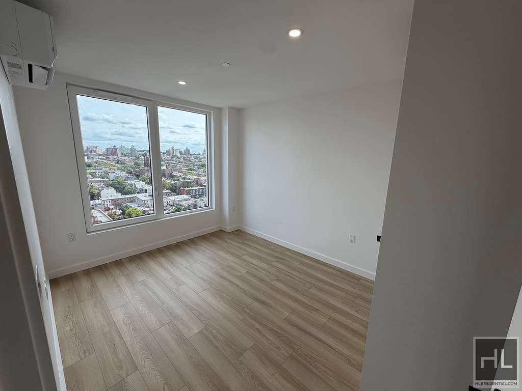 4 Avenue - Photo 6