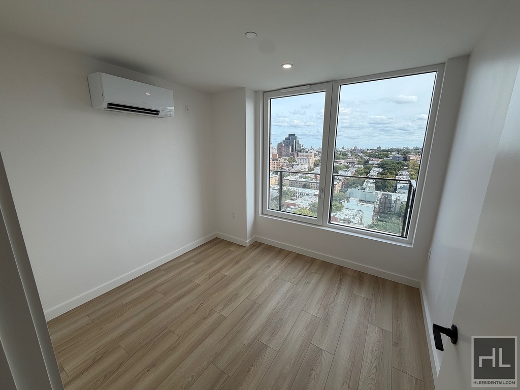 4 Avenue - Photo 5