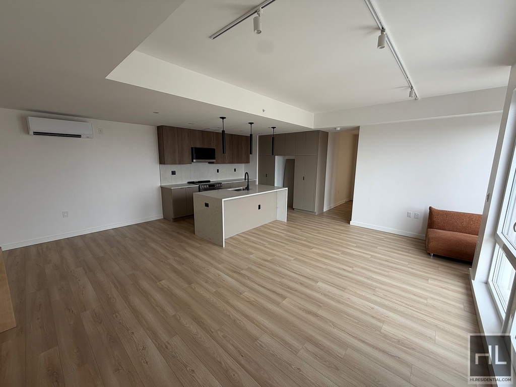 4 Avenue - Photo 4