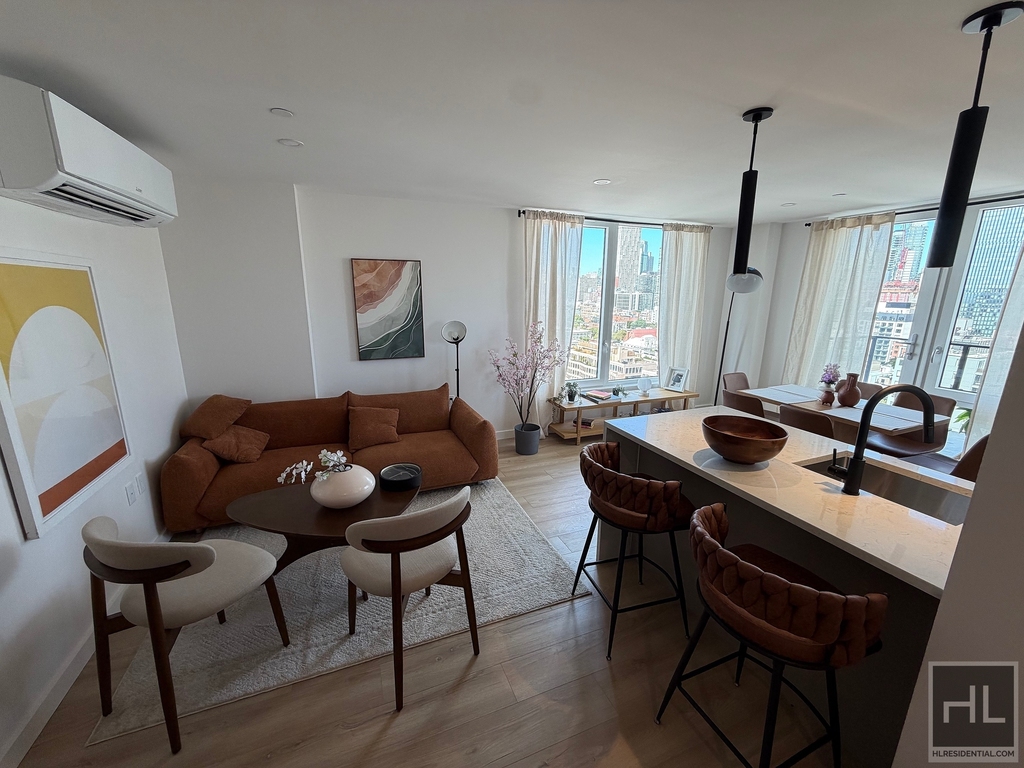 4 Avenue - Photo 3