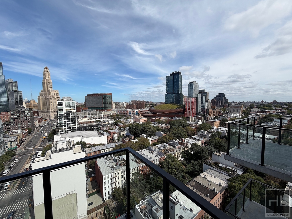 4 Avenue - Photo 8
