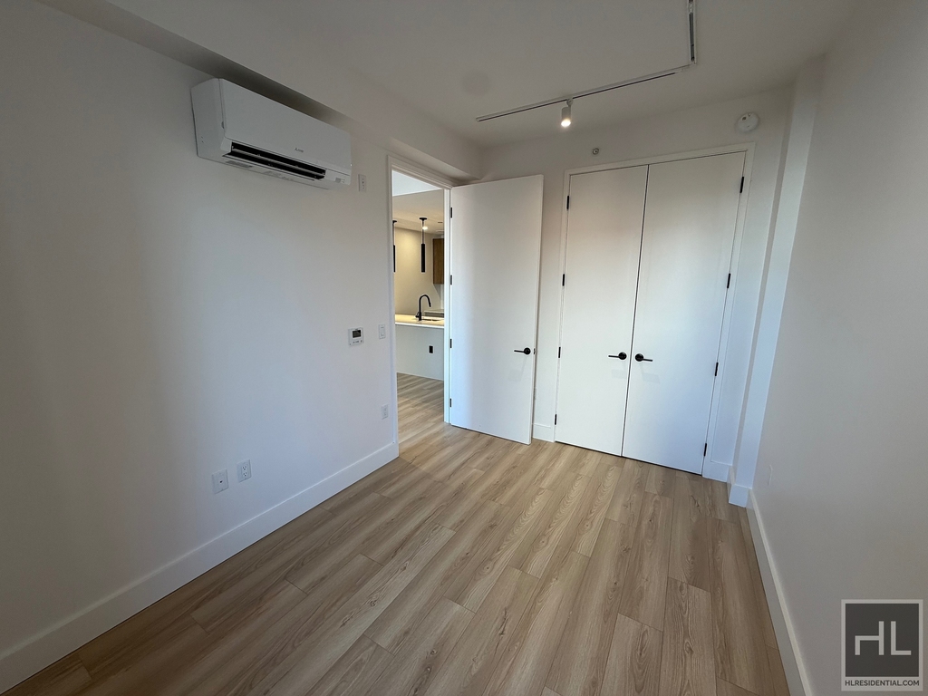 4 Avenue - Photo 6