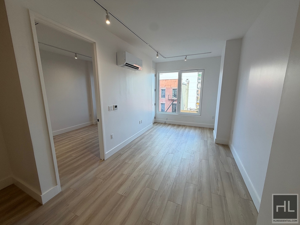4 Avenue - Photo 1