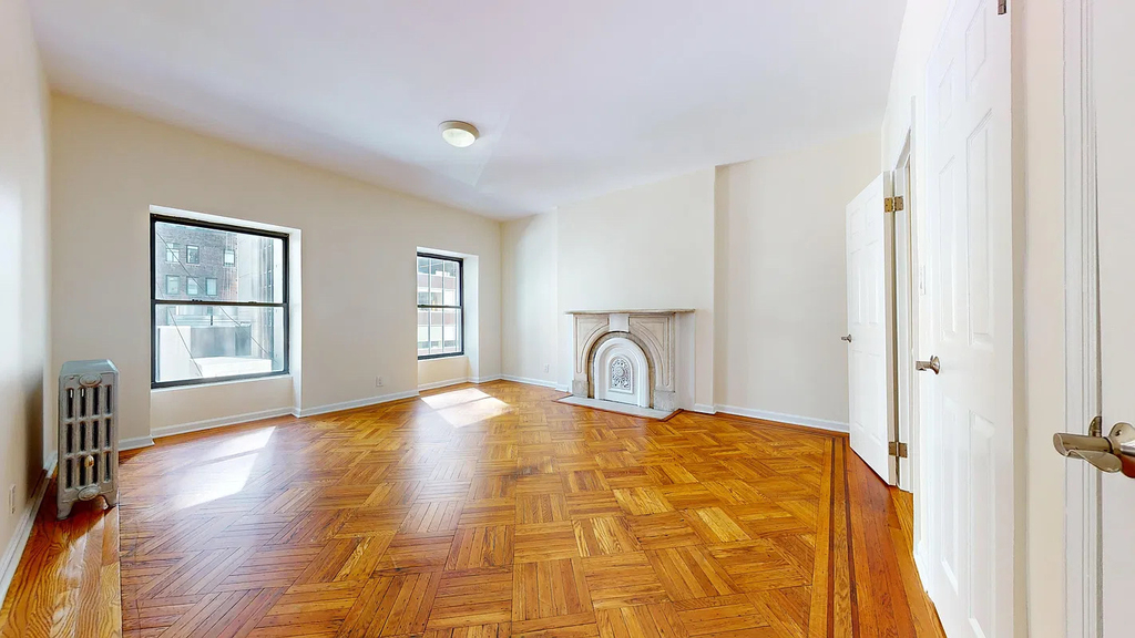 56th Street/6th Avenue  - Photo 5
