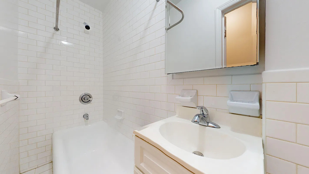 56th Street/6th Avenue  - Photo 7
