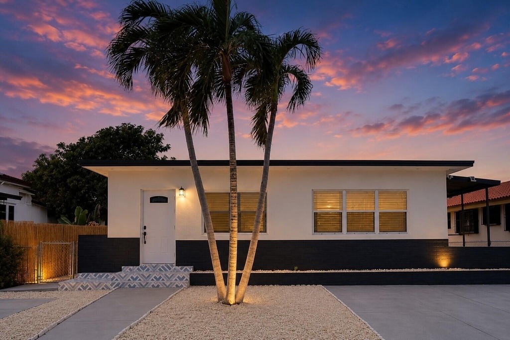 1232 Sw 30th Place - Photo 1