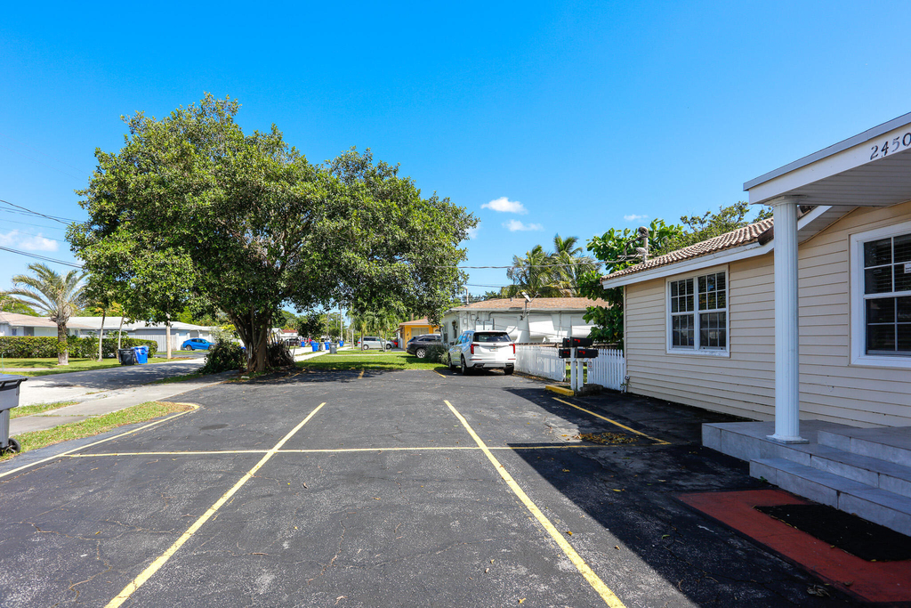 2450 Garfield Street - Photo 2