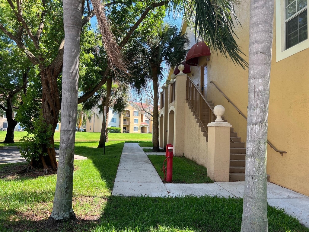 4220 San Marino Boulevard - Photo 0