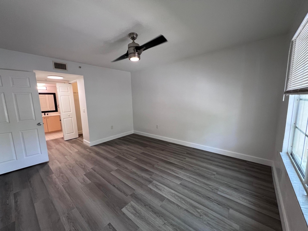4220 San Marino Boulevard - Photo 5