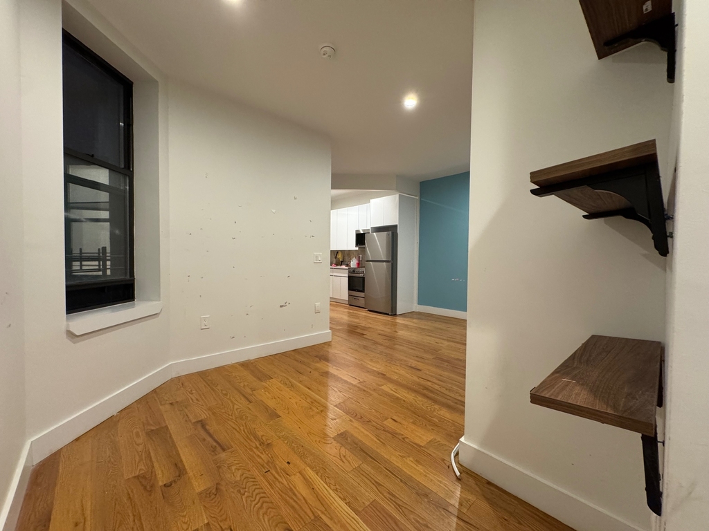 1049 Bergen Street - Photo 11