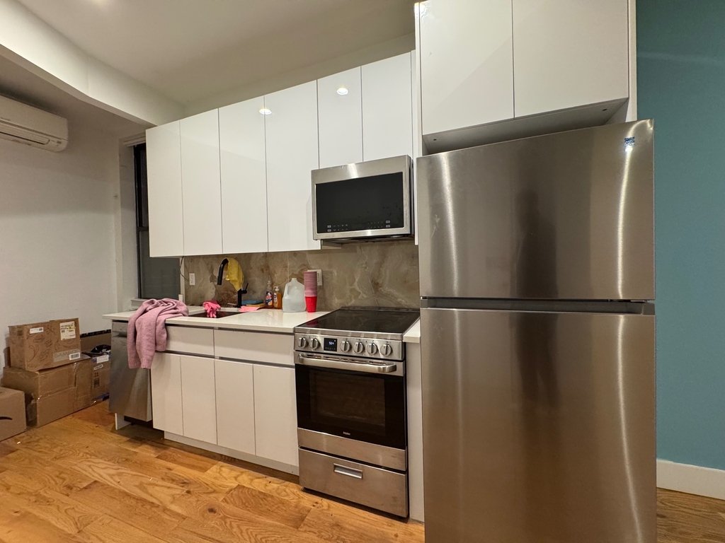 1049 Bergen Street - Photo 12