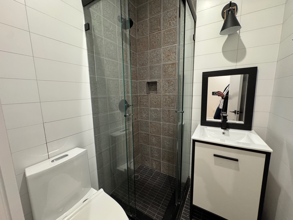 1049 Bergen Street - Photo 5
