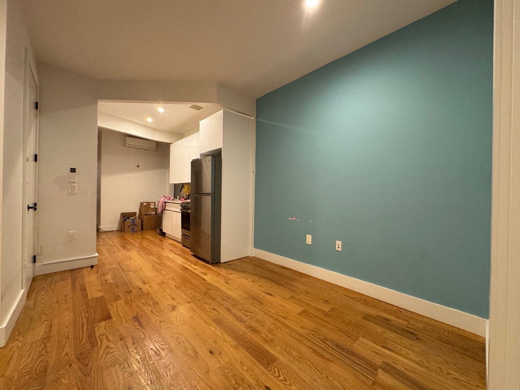 1049 Bergen Street - Photo 10