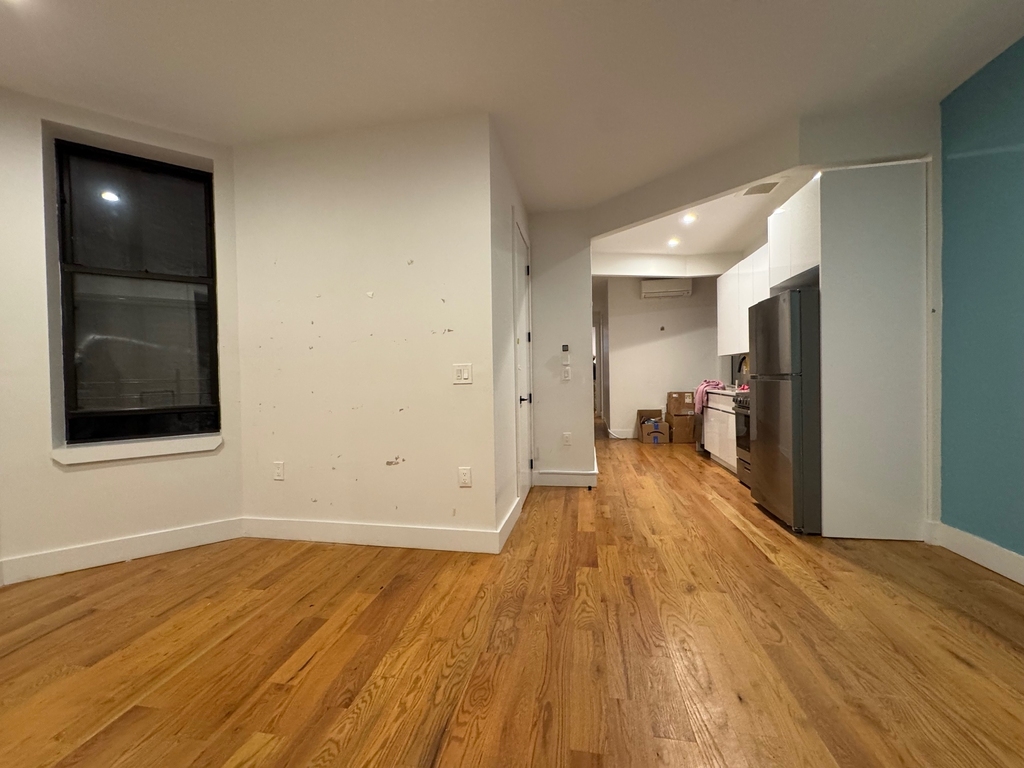 1049 Bergen Street - Photo 9
