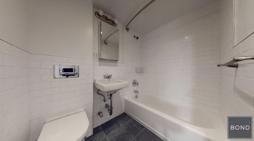 324 East 83rd Street - Photo 6