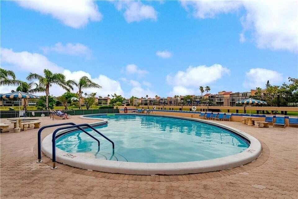 7230 Lake Cir Drive - Photo 2
