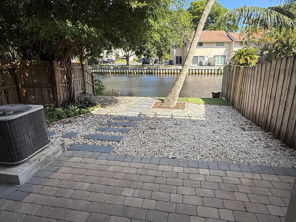 620 Ne 20th Street - Photo 1